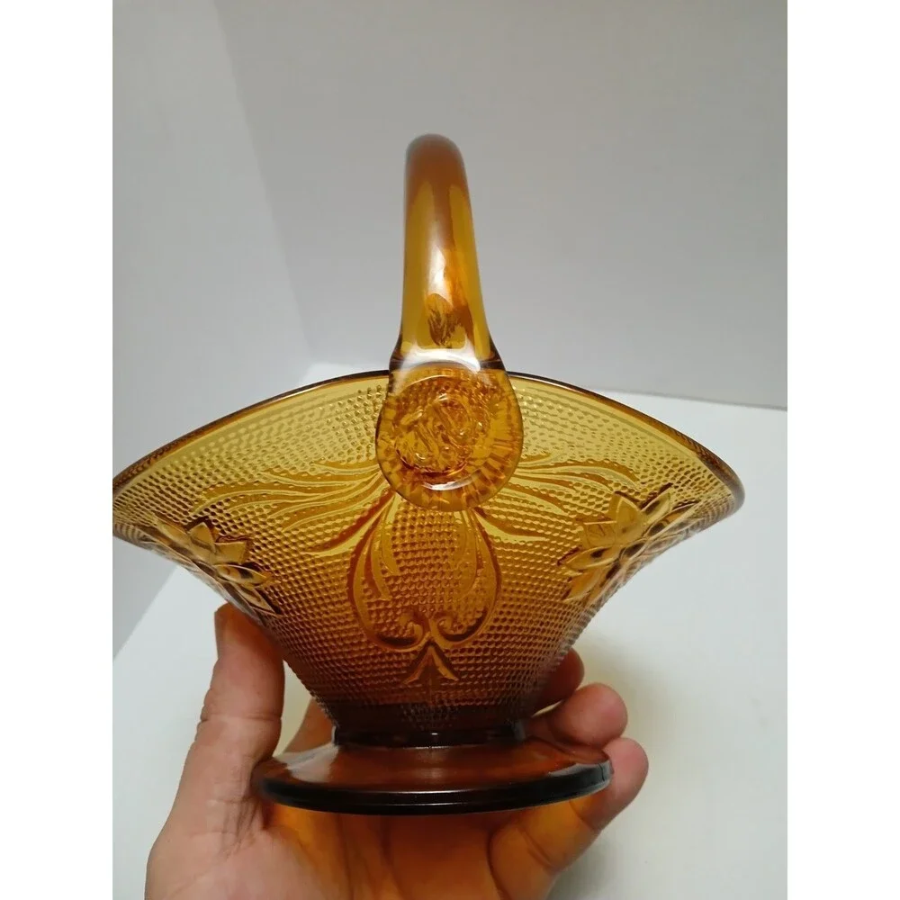 ​Tiara‎ Glass Amber Basket w/ Handle Rounded Rim JD Mark Vtg
